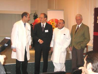 Deutsches Herzzentrum Berlin - die Spitzenklinik hat ihren Sitz am Campus Virchow-Klinik der Charit�.

Prof. Dr. Felix Berger, Carsten Spallek, Prof. Dr. Roland Hetzer sowie Verwaltungsdirektor Thomas H�hn im Gespr�ch. 