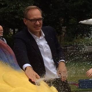 ...und ich freue mich auch, dass es endlich hei�t: \