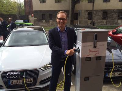 Die erste e-L�des�ule nach dem \